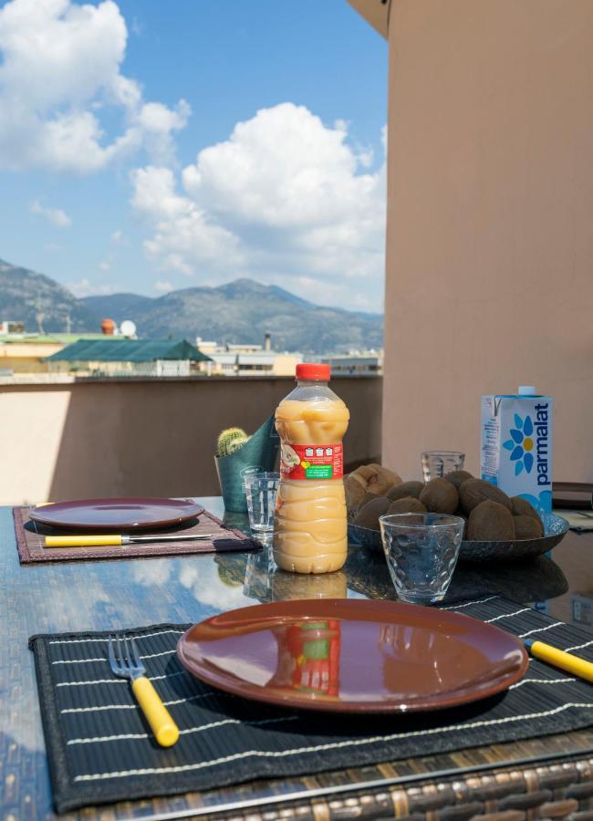 Incantevole Attico 1Minuto Dal Mare Wifi Netflix Terracina Buitenkant foto