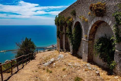 Incantevole Attico 1Minuto Dal Mare Wifi Netflix Terracina Buitenkant foto